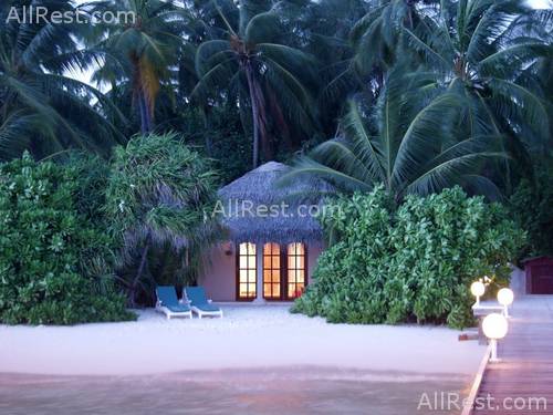 Vakarufalhi Island Resort 9